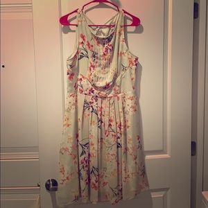 Pastel green floral spring dress size 16